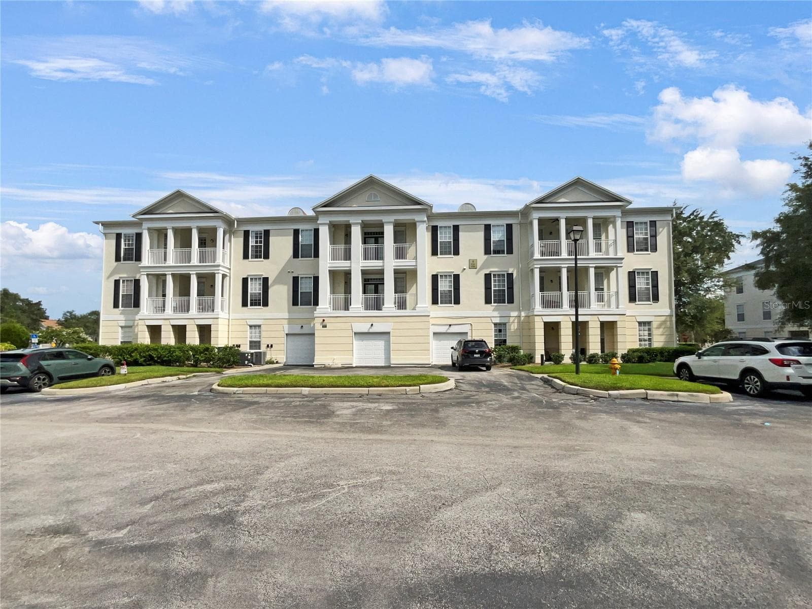 Photo of 215 LONGVIEW AVE #305